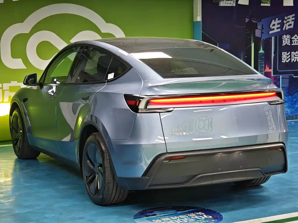 Tesla Model Y 2025 Rear-Wheel Drive 2025 - thumbnail 15