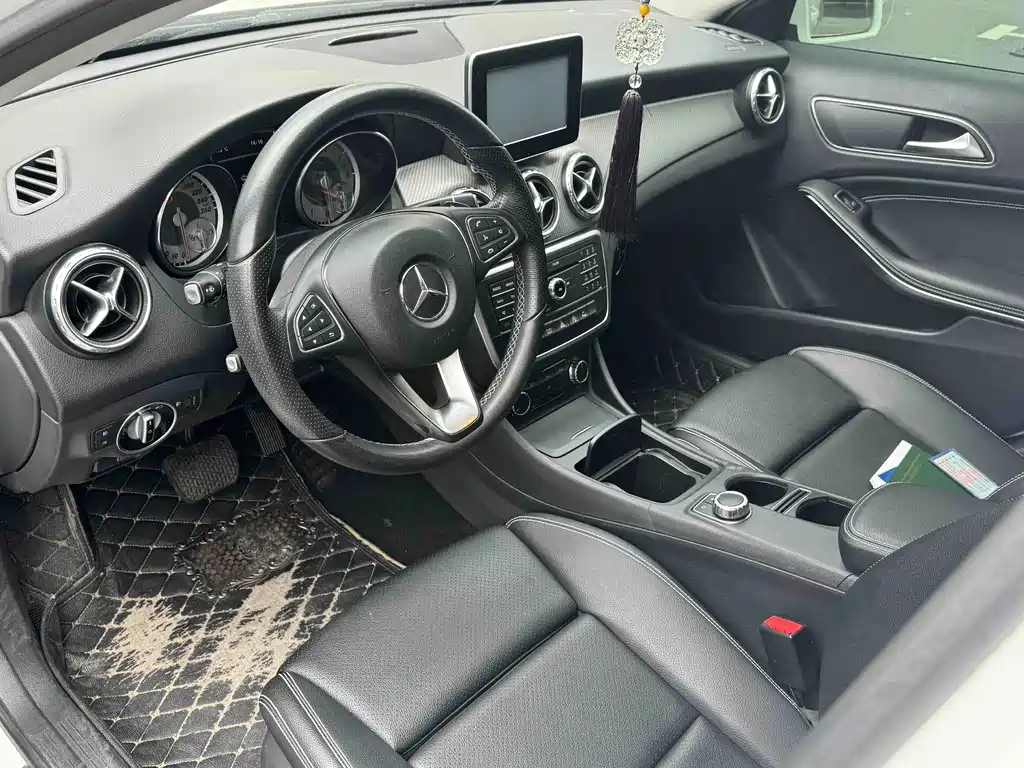Mercedes-Benz Mercedes-Benz GLA 2017 GLA 200 Dynamic 2017 - thumbnail 4