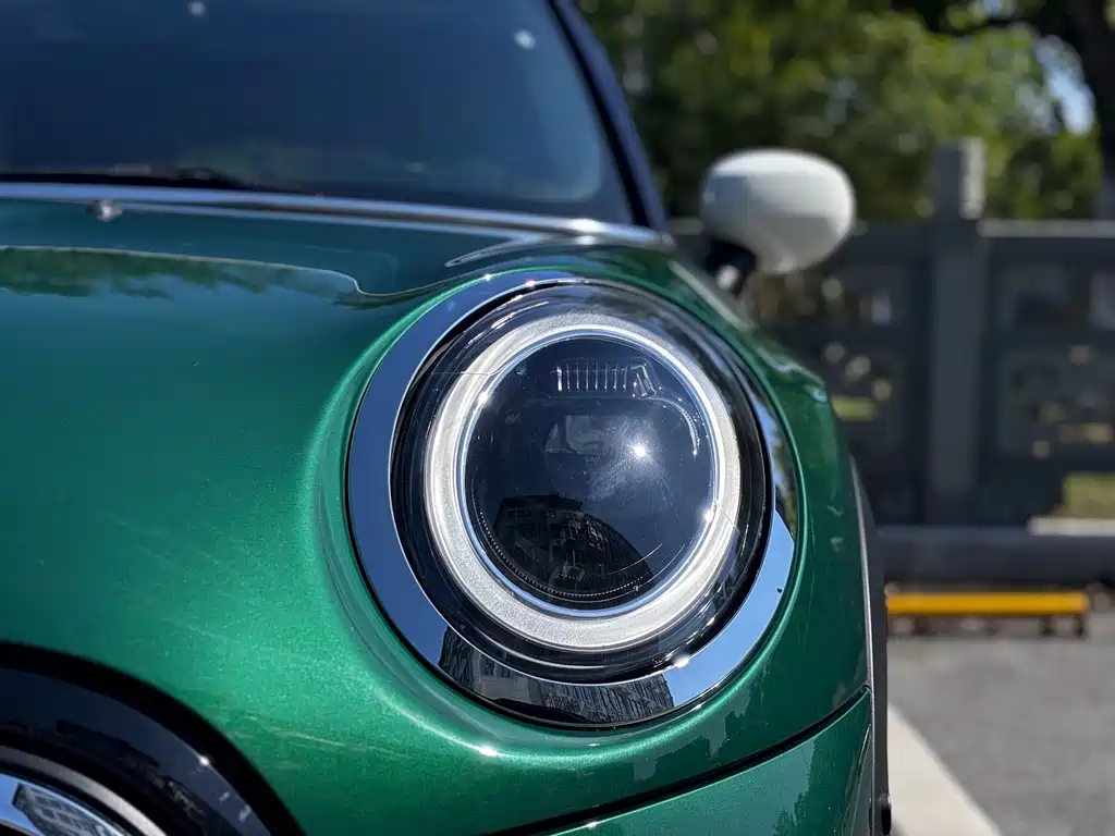 MINI 2022 MINI Cooper Classic 5-Door 2022 - thumbnail 6