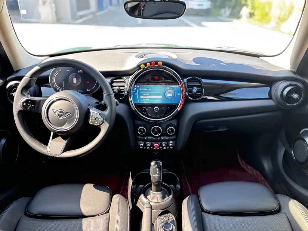 MINI 2022 MINI Cooper Classic 5-Door 2022 - thumbnail 9