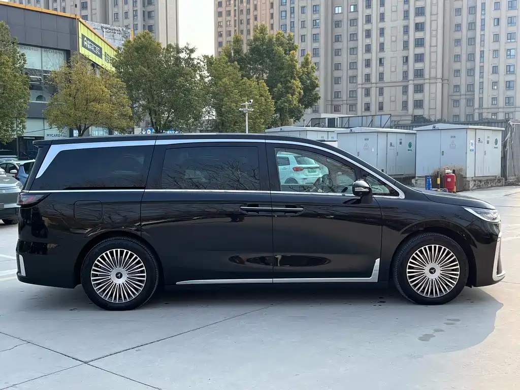 Voyah Auto Voyah Dreamer 2025 PHEV AWD Flagship Kunpeng Edition 2024 - thumbnail 9