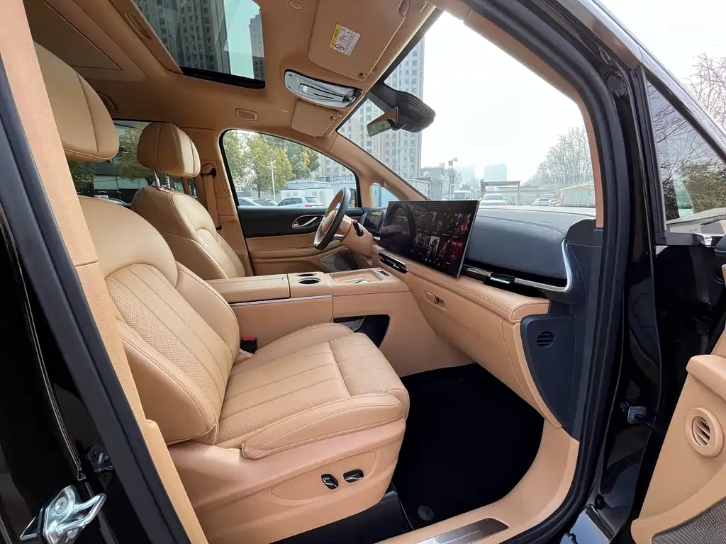 Voyah Auto Voyah Dreamer 2025 PHEV AWD Flagship Kunpeng Edition 2024 - thumbnail 16