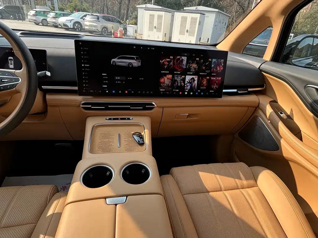 Voyah Auto Voyah Dreamer 2025 PHEV AWD Flagship Kunpeng Edition 2024 - thumbnail 19