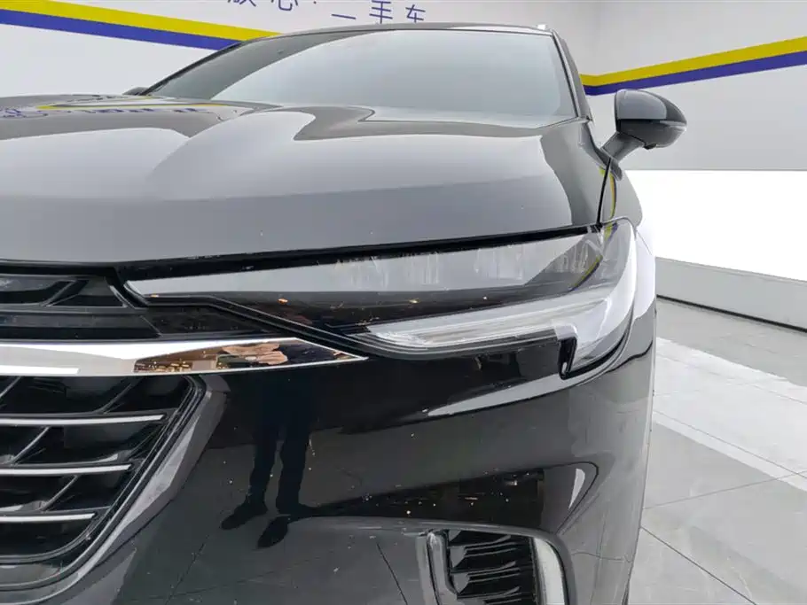 Buick Buick Envision Plus 2022 652T 5-Seater Luxury 2023 - thumbnail 5