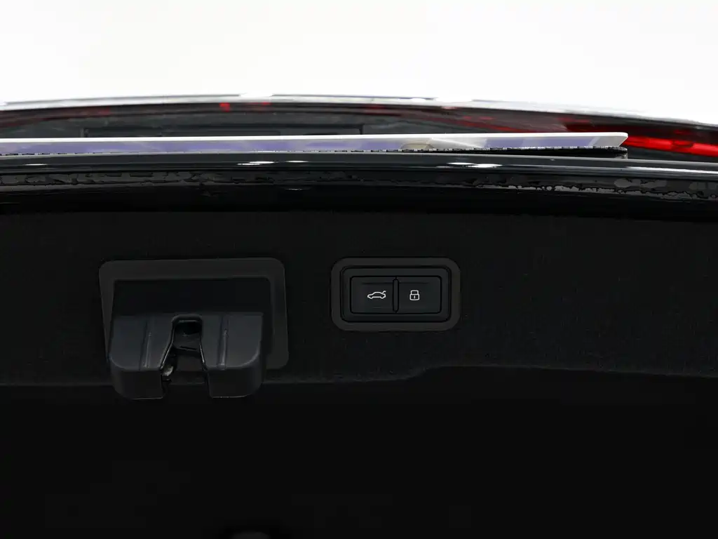 Audi Audi A8 2024 A8L 55 TFSI quattro Flagship 2024 - thumbnail 22