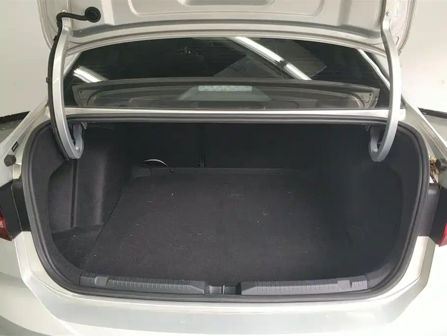Volkswagen Volkswagen Lavida 2023 1.5L Automatic 5 Million Edition 2022 - thumbnail 4