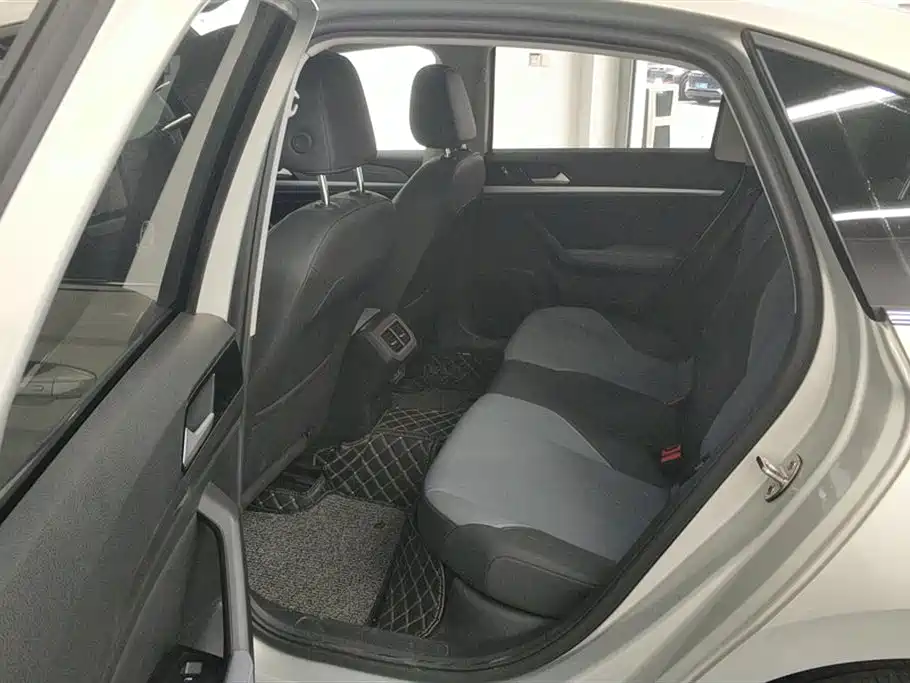 Volkswagen Volkswagen Lavida 2023 1.5L Automatic 5 Million Edition 2022 - thumbnail 11