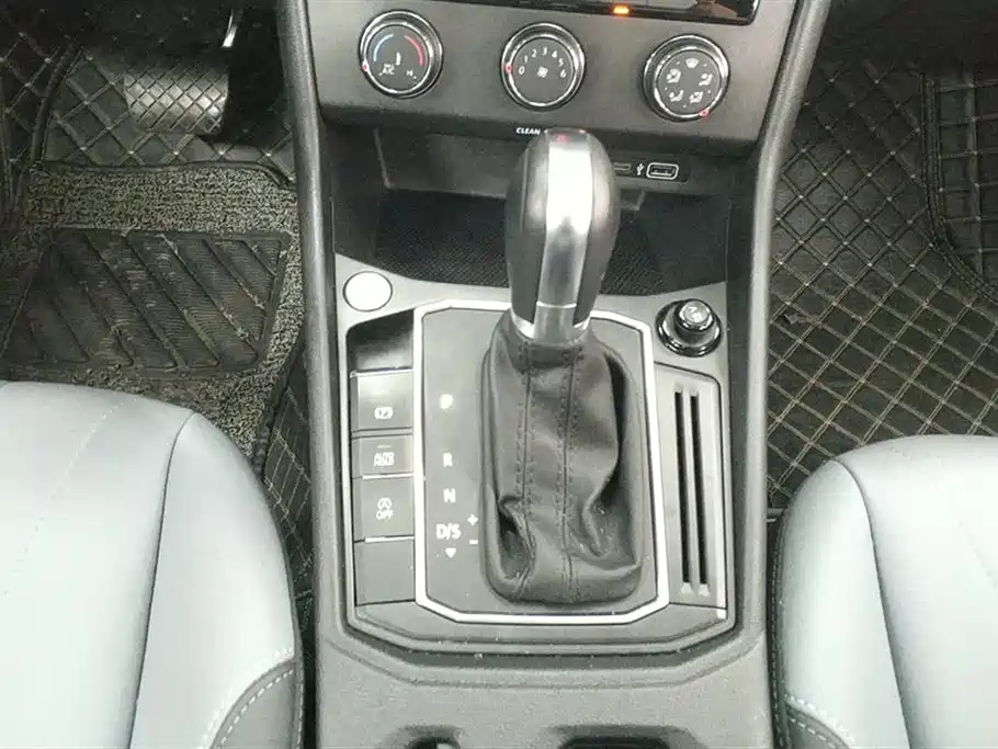 Volkswagen Volkswagen Lavida 2023 1.5L Automatic 5 Million Edition 2022 - thumbnail 16