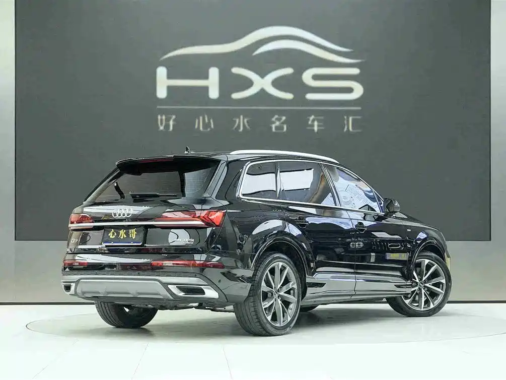 Audi Audi Q7 2021 55 TFSI quattro S line Sport Edition 2021 - thumbnail 4
