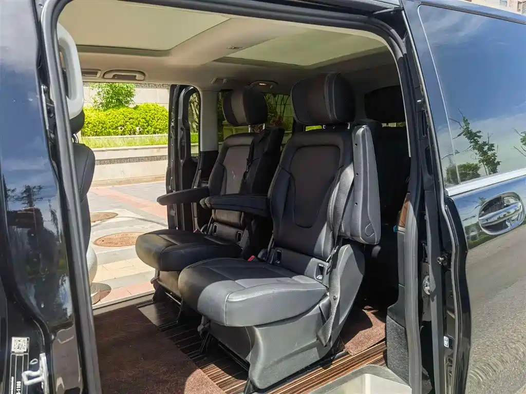 Mercedes-Benz Mercedes-Benz V-Class 2020 V 260 Navigator Edition 2021 - thumbnail 3