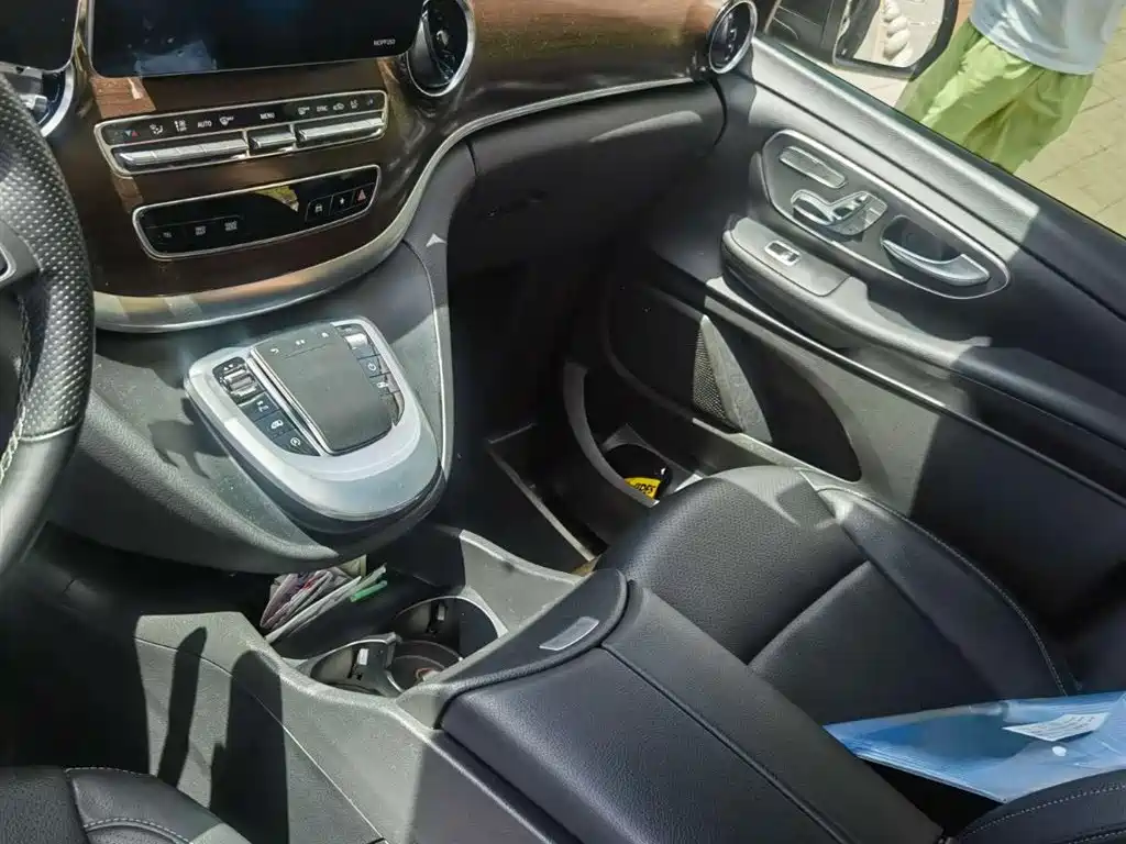 Mercedes-Benz Mercedes-Benz V-Class 2020 V 260 Navigator Edition 2021 - thumbnail 5