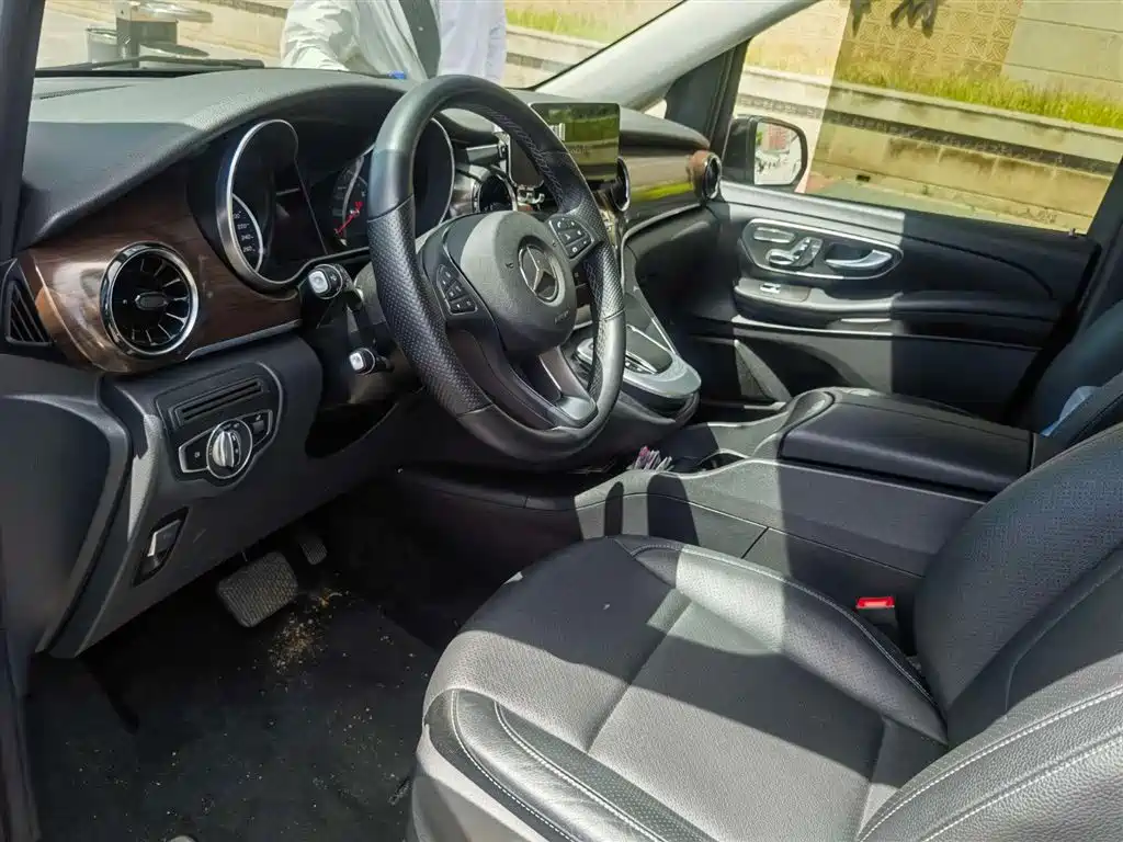 Mercedes-Benz Mercedes-Benz V-Class 2020 V 260 Navigator Edition 2021 - thumbnail 8