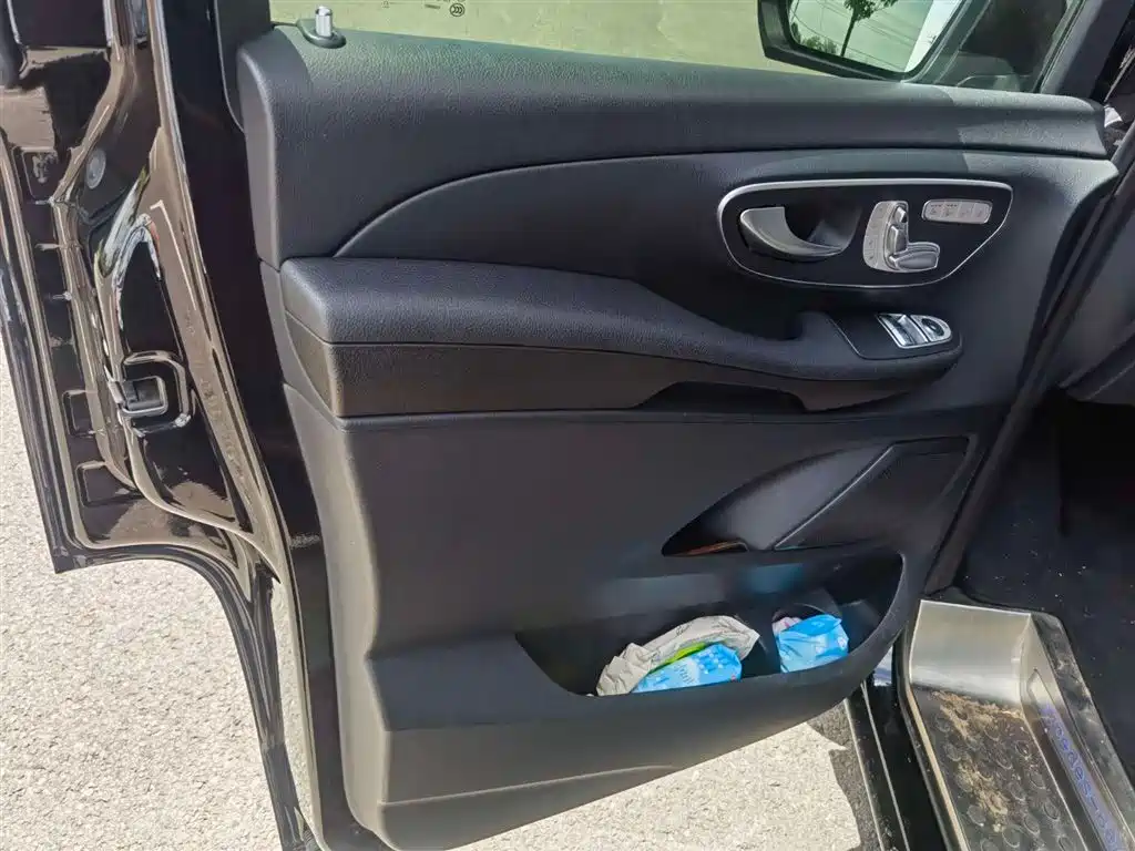 Mercedes-Benz Mercedes-Benz V-Class 2020 V 260 Navigator Edition 2021 - thumbnail 9
