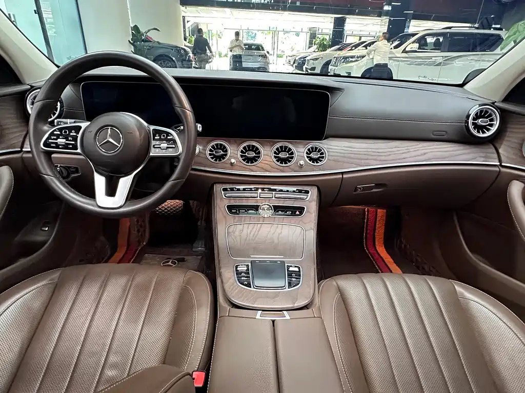 Mercedes-Benz Mercedes-Benz E-Class 2020 Facelift E 300 L Special Edition 2020 - thumbnail 5