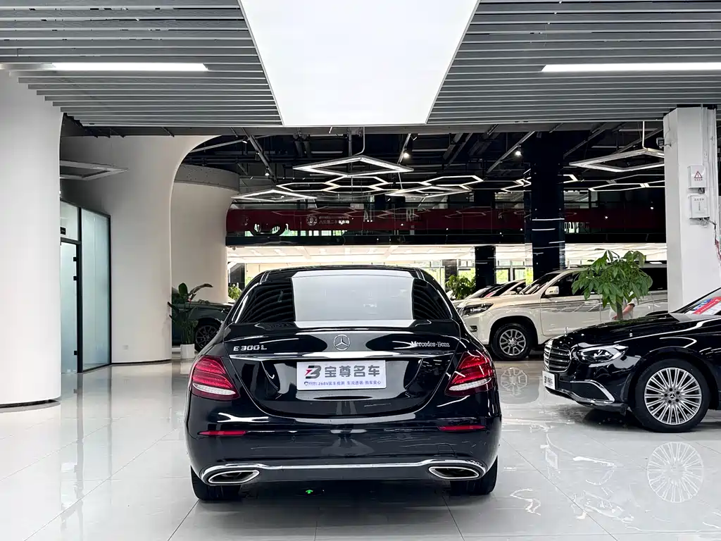Mercedes-Benz Mercedes-Benz E-Class 2020 Facelift E 300 L Special Edition 2020 - thumbnail 18