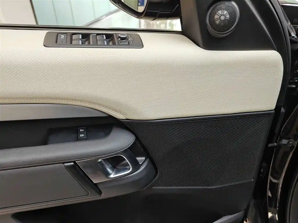 Land Rover Land Rover Discovery 2021 360PS R-Dynamic S 2022 - thumbnail 5