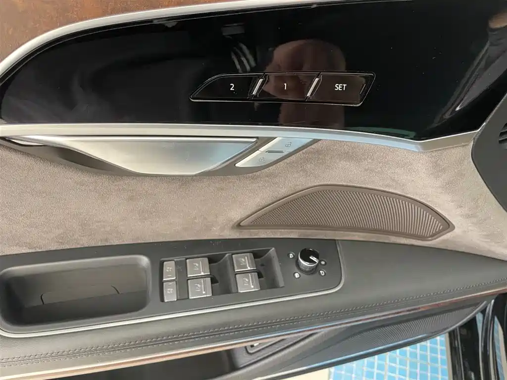 Audi Audi A8 2022 A8L 55 TFSI quattro Luxury Edition Collector's Edition 2022 - thumbnail 10