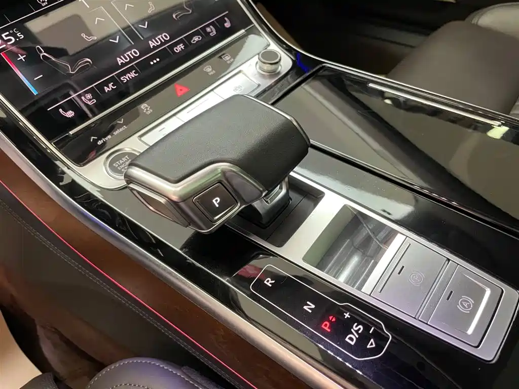 Audi Audi A8 2022 A8L 55 TFSI quattro Luxury Edition Collector's Edition 2022 - thumbnail 24