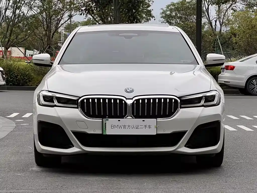 BMW BMW 5 Series Plug-in Hybrid 2022 Facelift 535Le Pioneer Edition M Sport Package 2022 - thumbnail 2