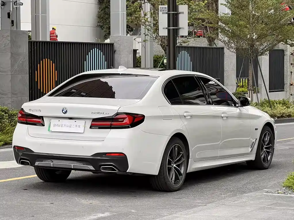 BMW BMW 5 Series Plug-in Hybrid 2022 Facelift 535Le Pioneer Edition M Sport Package 2022 - thumbnail 4