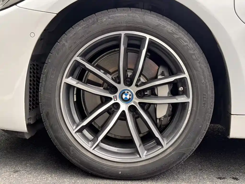 BMW BMW 5 Series Plug-in Hybrid 2022 Facelift 535Le Pioneer Edition M Sport Package 2022 - thumbnail 7