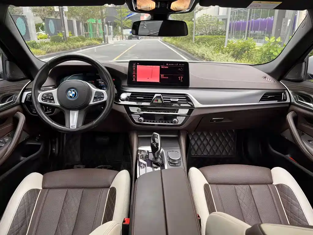 BMW BMW 5 Series Plug-in Hybrid 2022 Facelift 535Le Pioneer Edition M Sport Package 2022 - thumbnail 8