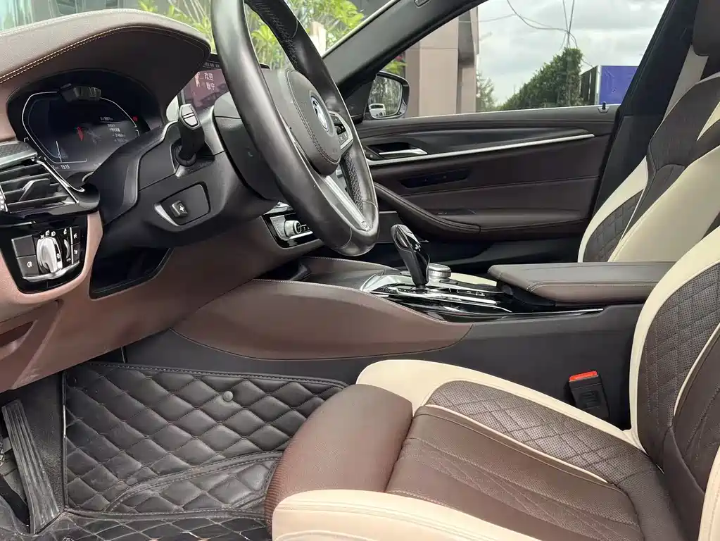 BMW BMW 5 Series Plug-in Hybrid 2022 Facelift 535Le Pioneer Edition M Sport Package 2022 - thumbnail 9