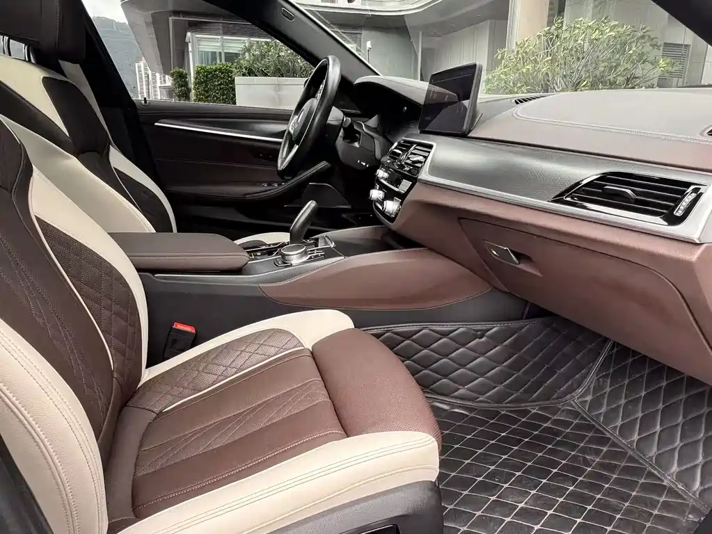 BMW BMW 5 Series Plug-in Hybrid 2022 Facelift 535Le Pioneer Edition M Sport Package 2022 - thumbnail 11