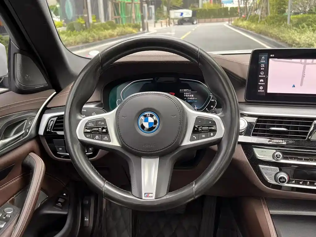 BMW BMW 5 Series Plug-in Hybrid 2022 Facelift 535Le Pioneer Edition M Sport Package 2022 - thumbnail 12
