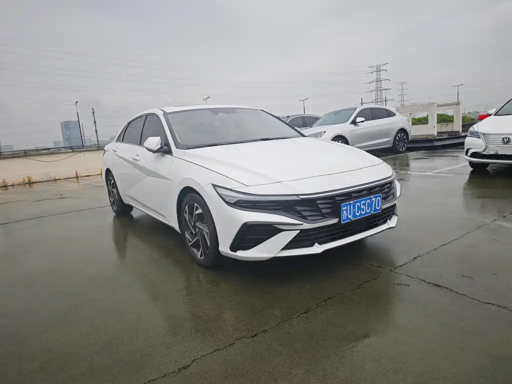 Hyundai Hyundai Elantra 2023 1.5L CVT LUX 2024 - thumbnail 3