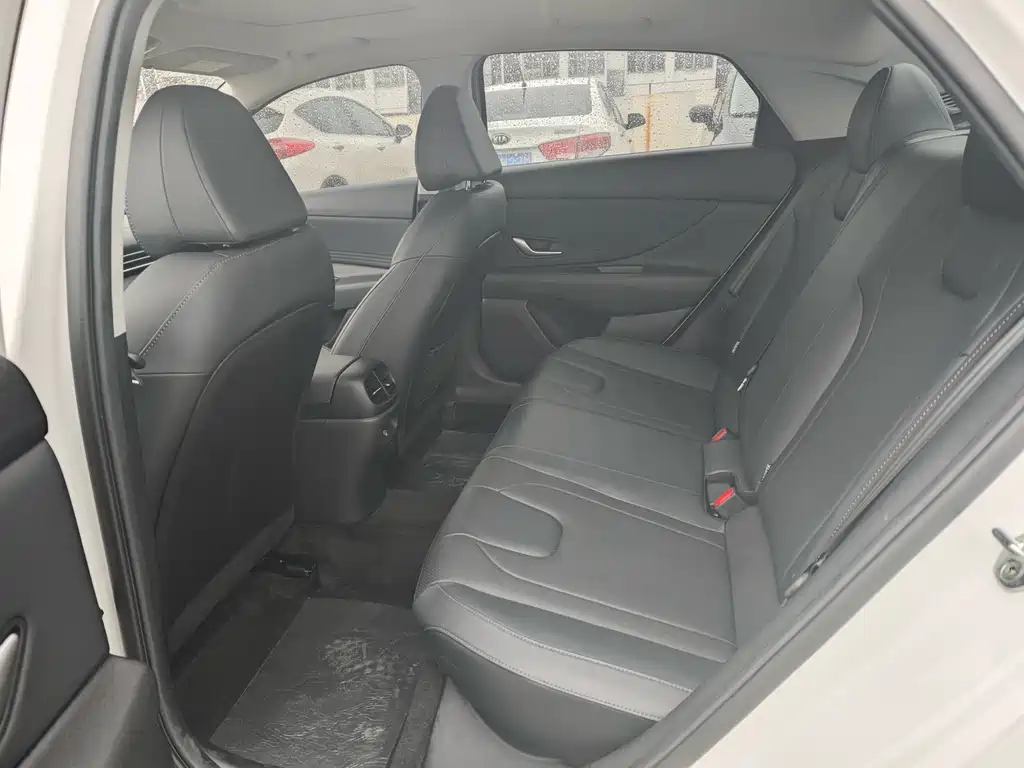 Hyundai Hyundai Elantra 2023 1.5L CVT LUX 2024 - thumbnail 8