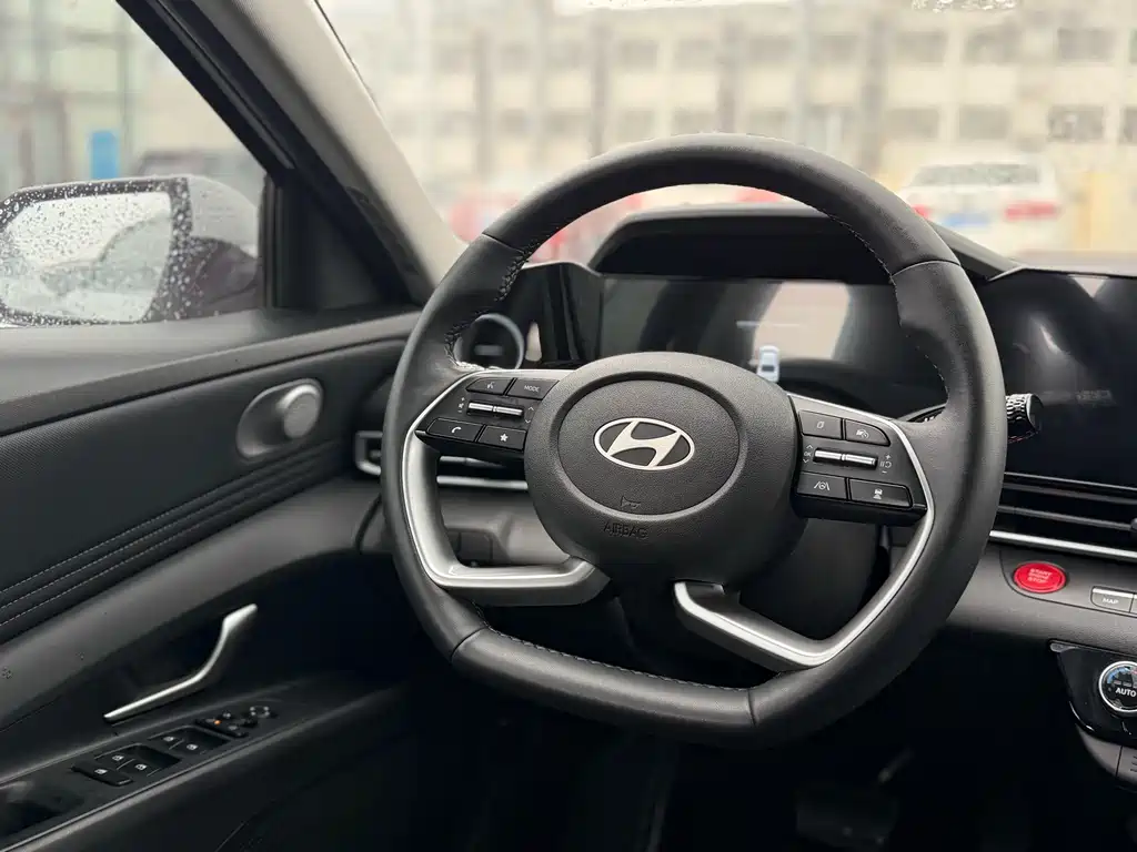 Hyundai Hyundai Elantra 2023 1.5L CVT LUX 2024 - thumbnail 12