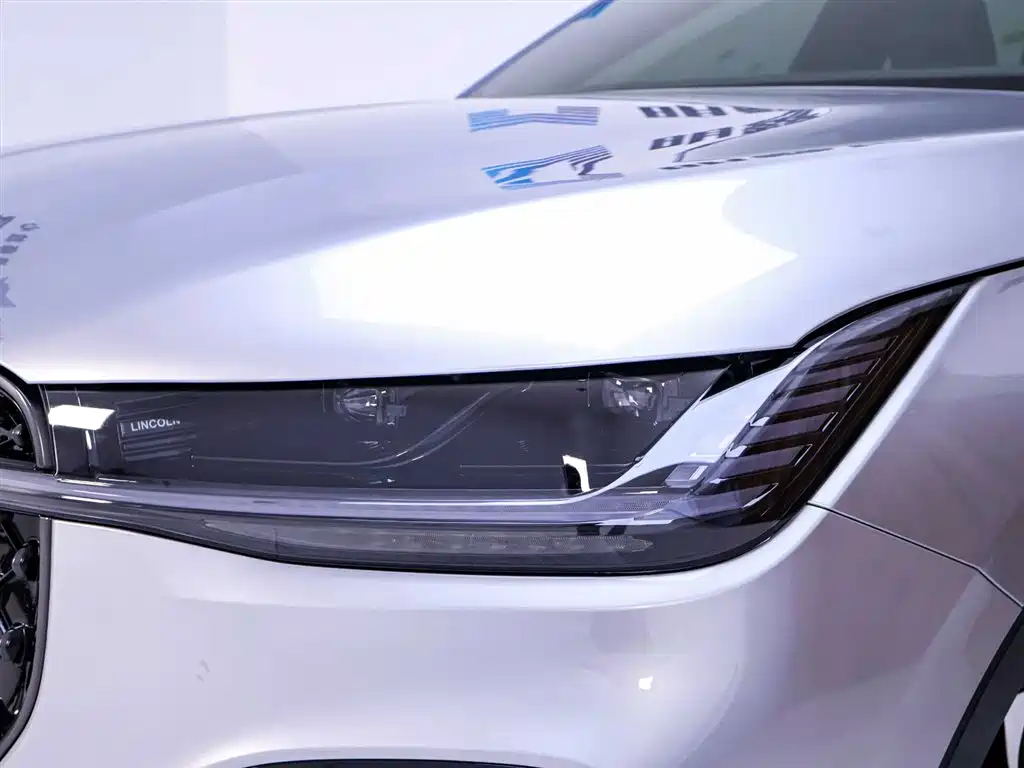 Lincoln Lincoln Nautilus 2026 2.0T AWD Atlantis Premium Edition 2026 - thumbnail 4