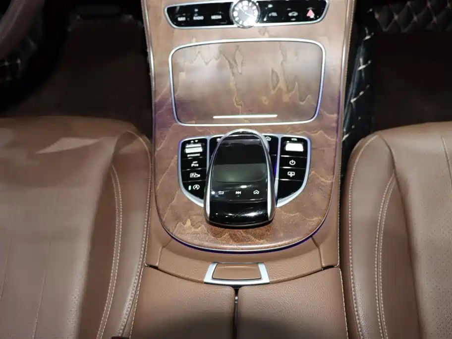 Mercedes-Benz Mercedes-Benz E-Class 2018 Facelift E 300 L Luxury 2018 - thumbnail 15