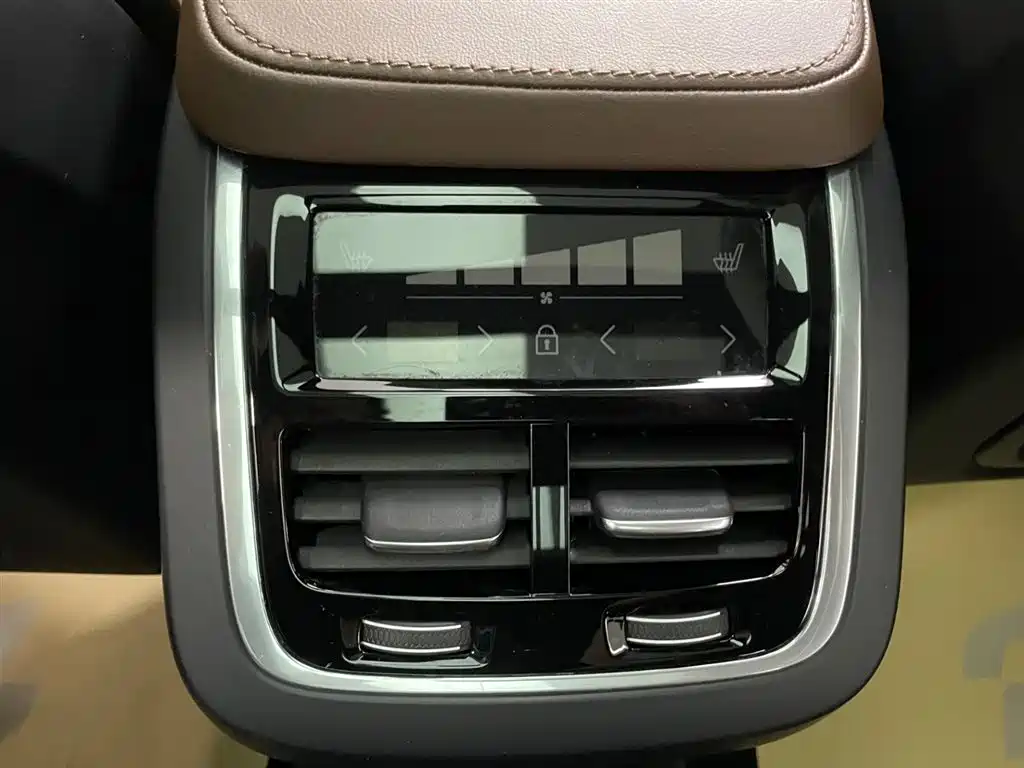 Volvo Volvo XC90 2024 B6 Momentum 7-Seater 2024 - thumbnail 17