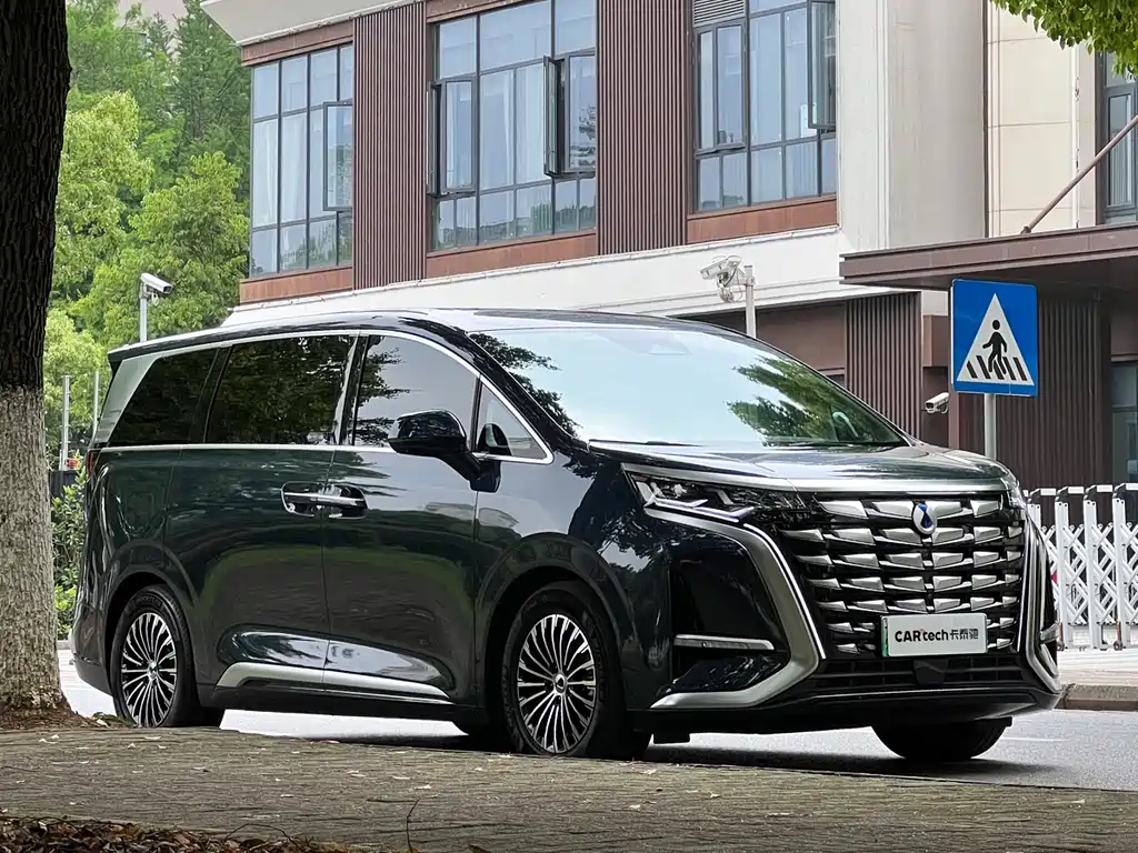 Denza Denza D9 2022 DM-i 970 AWD Flagship 2024 - thumbnail 3