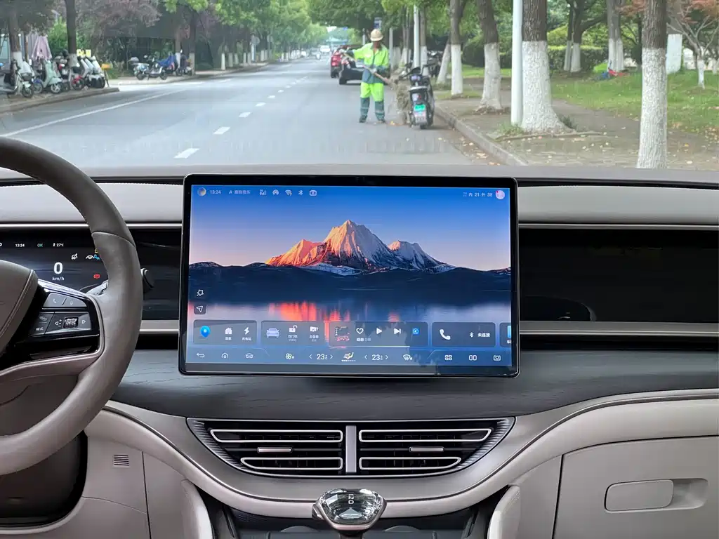 Denza Denza D9 2022 DM-i 970 AWD Flagship 2024 - thumbnail 18