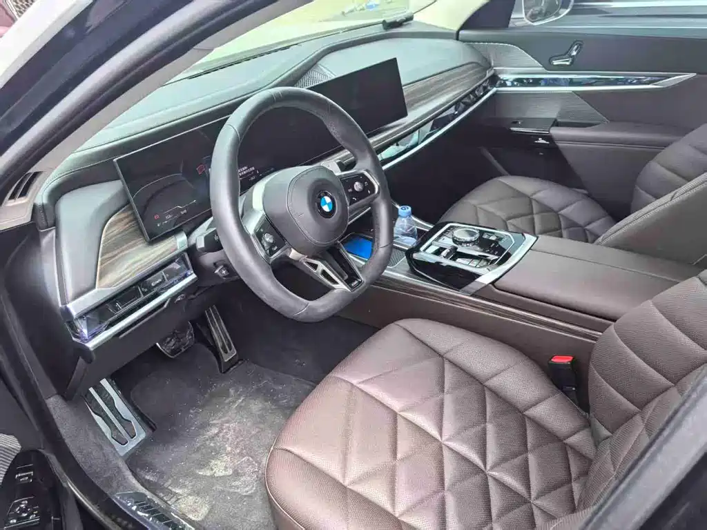 BMW BMW 7 Series 2023 735Li M Sport Package 2025 - thumbnail 2