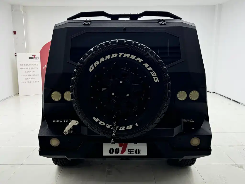 Beijing Off-Road Beijing BJ80 2.3T Automatic 90th Anniversary of the Founding of the PLA Edition 2017 - thumbnail 8