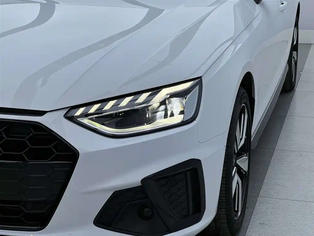 Audi Audi A4L 2022 40 TFSI Luxury Dynamic Edition 2022 - thumbnail 5