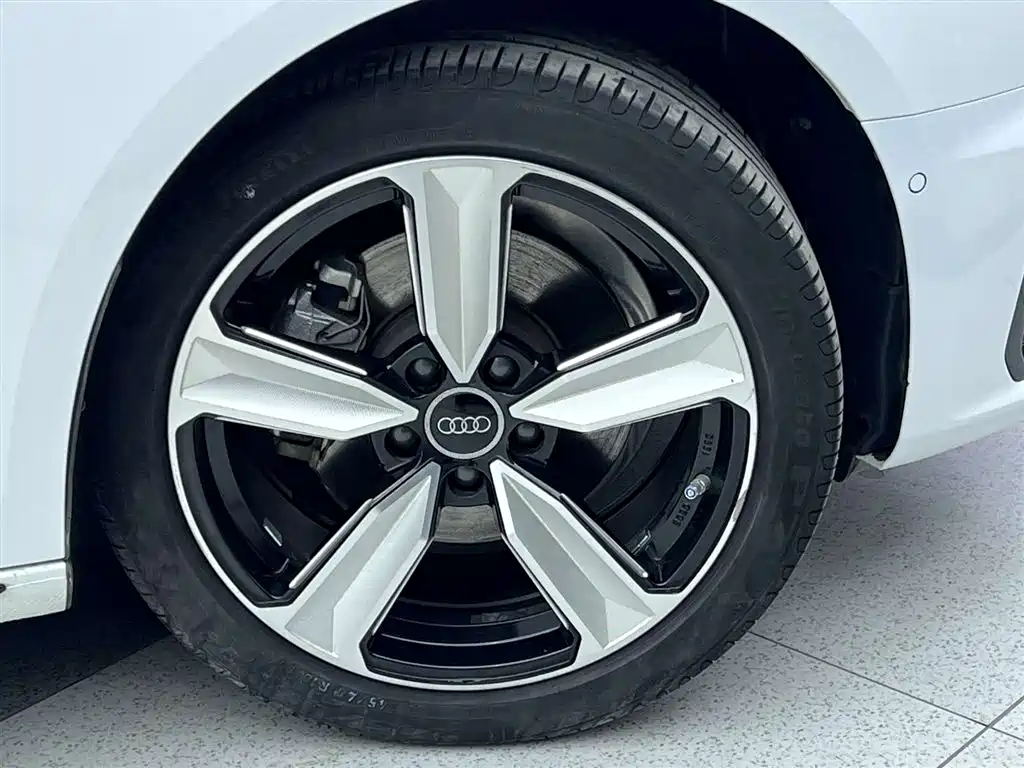 Audi Audi A4L 2022 40 TFSI Luxury Dynamic Edition 2022 - thumbnail 7