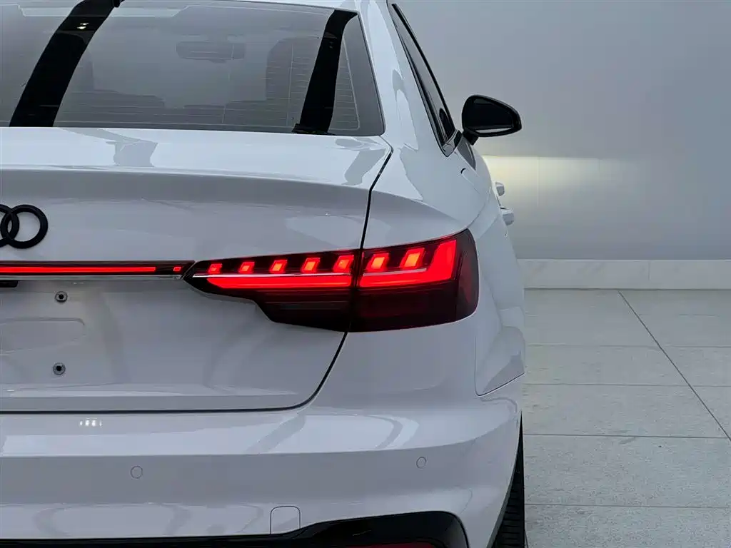 Audi Audi A4L 2022 40 TFSI Luxury Dynamic Edition 2022 - thumbnail 12