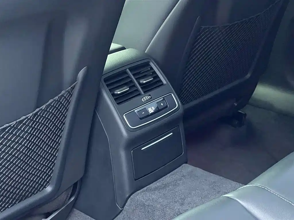 Audi Audi A4L 2022 40 TFSI Luxury Dynamic Edition 2022 - thumbnail 24