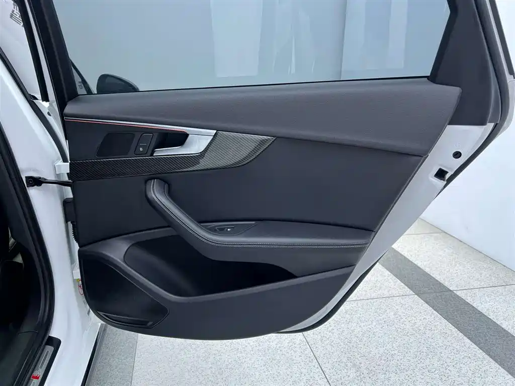 Audi Audi A4L 2022 40 TFSI Luxury Dynamic Edition 2022 - thumbnail 28