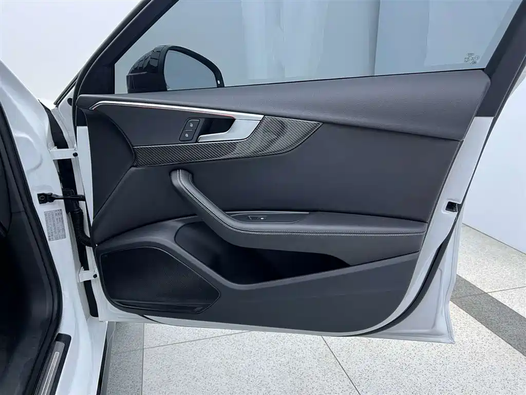 Audi Audi A4L 2022 40 TFSI Luxury Dynamic Edition 2022 - thumbnail 29