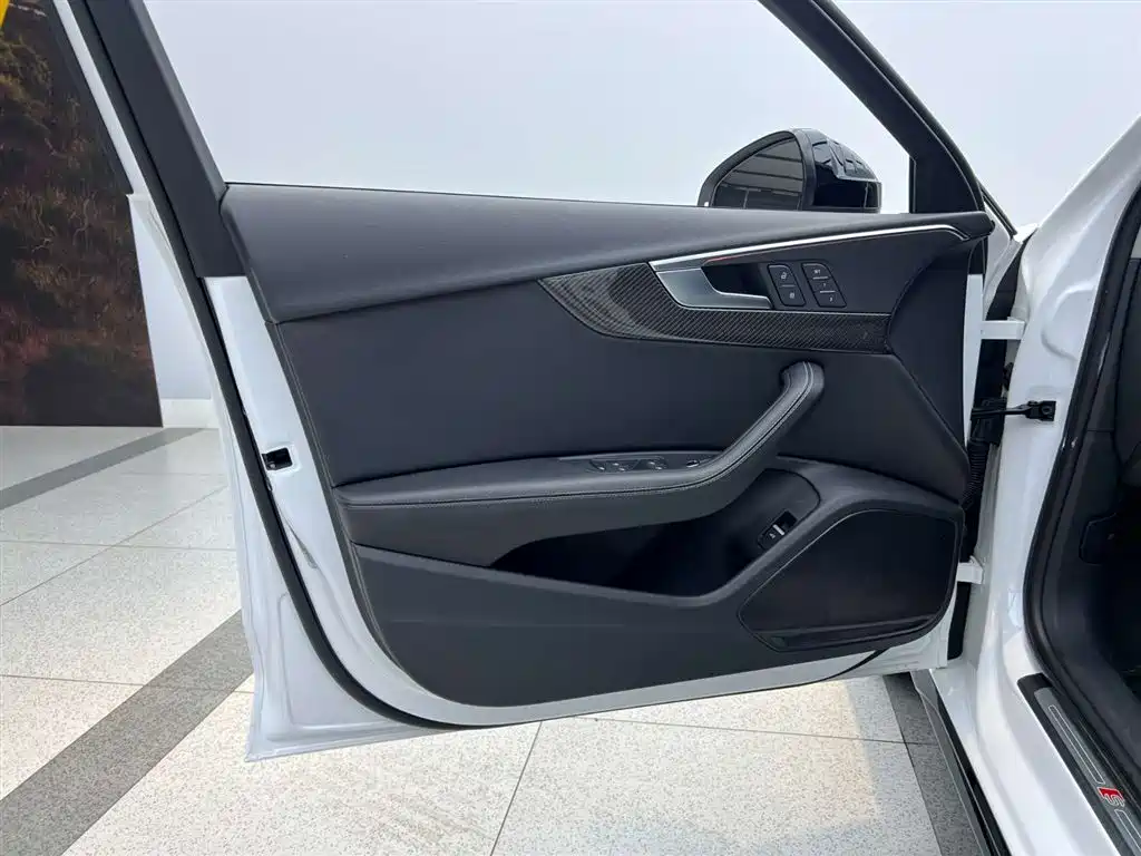 Audi Audi A4L 2022 40 TFSI Luxury Dynamic Edition 2022 - thumbnail 30