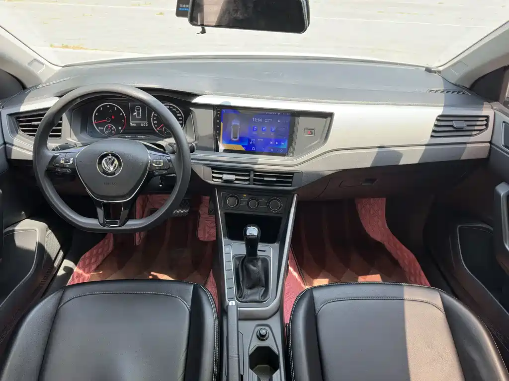 Volkswagen Polo 2019 Plus 1.5L Automatic Colorful Tech Edition 2019 - thumbnail 4