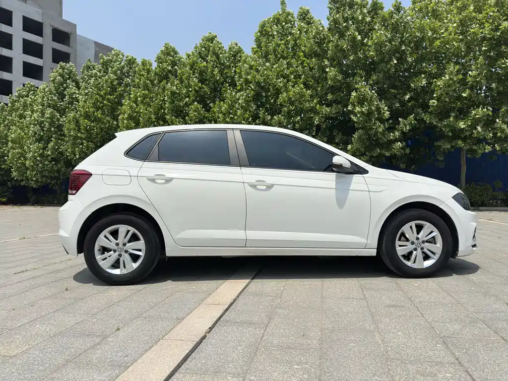 Volkswagen Polo 2019 Plus 1.5L Automatic Colorful Tech Edition 2019 - thumbnail 8