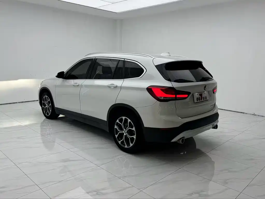 BMW BMW X1 2021 sDrive25Li Leading Edition 2021 - thumbnail 9