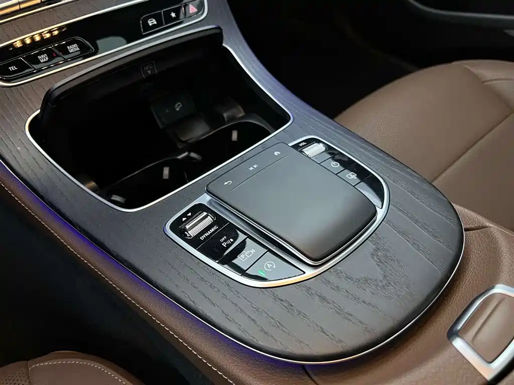 Mercedes-Benz Mercedes-Benz E-Class 2021 E 300 L Sport Prestige 2020 - thumbnail 17